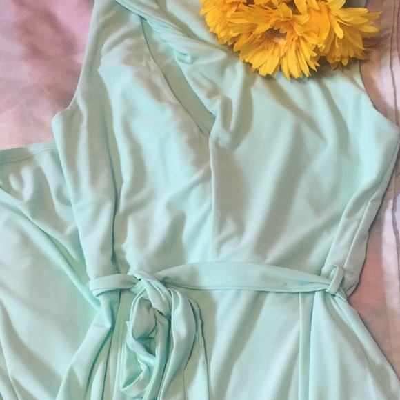 ❌DONATED❌Mint Green Shoulder Cut Out Maxi Dress With High Slits - Picture 5 of 9